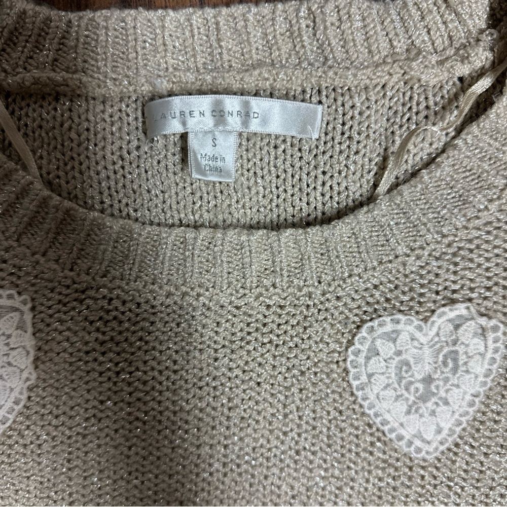 LC Lauren Conrad M Beige Grey Lace Heart Accent Girlhood Tunic Sweater <<<288>>> - Picture 2 of 9